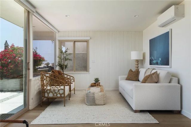6704 W Oceanfront, Newport Beach, CA 92663