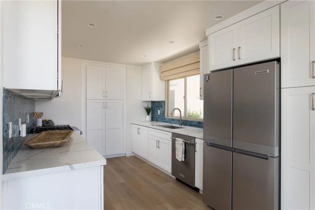 6704 W Oceanfront, Newport Beach, CA 92663