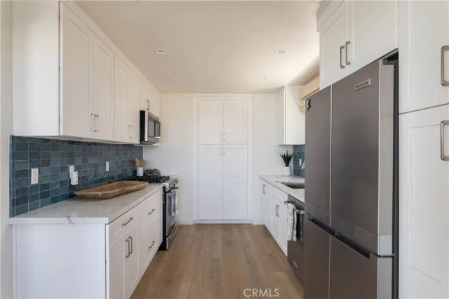 6704 W Oceanfront, Newport Beach, CA 92663