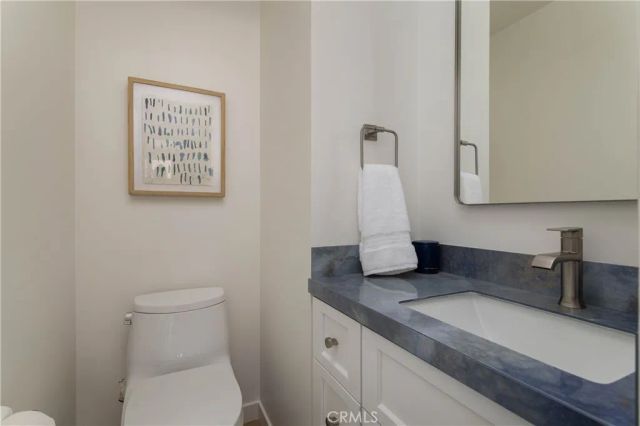 6704 W Oceanfront, Newport Beach, CA 92663