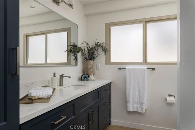 6704 W Oceanfront, Newport Beach, CA 92663