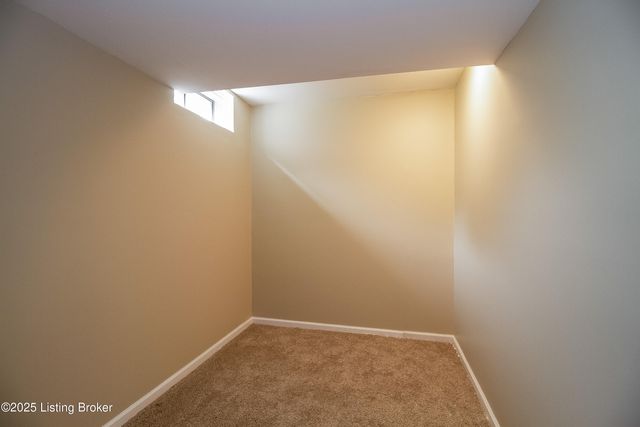 6005 Delilah Ct, Louisville, KY 40272