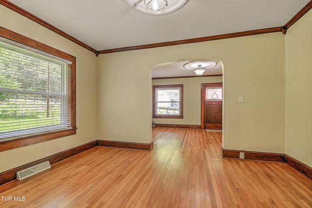 275 Tiger Creek Road, Roan Mountain, TN 37687
