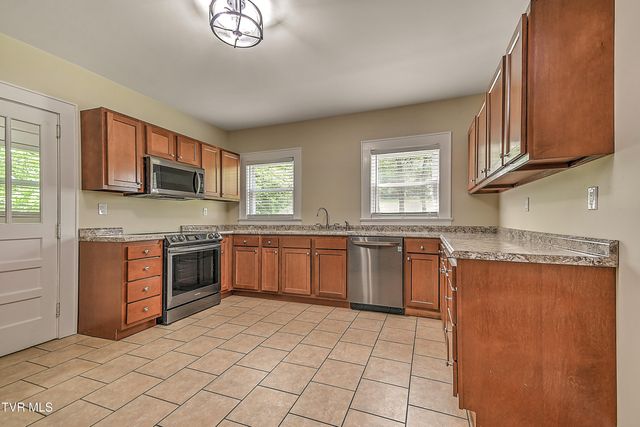 275 Tiger Creek Road, Roan Mountain, TN 37687
