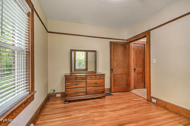 275 Tiger Creek Road, Roan Mountain, TN 37687