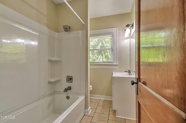 275 Tiger Creek Road, Roan Mountain, TN 37687