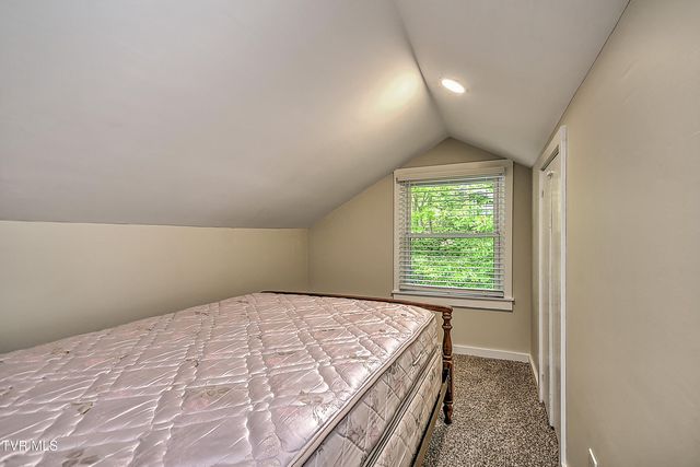 275 Tiger Creek Road, Roan Mountain, TN 37687