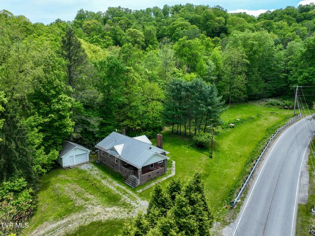 275 Tiger Creek Road, Roan Mountain, TN 37687