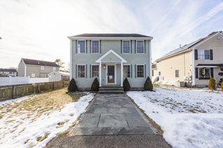 21 Nicholas Dr, Wareham, MA 02571