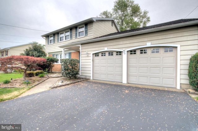 104 LAMP POST LN, Cherry Hill, NJ 08003