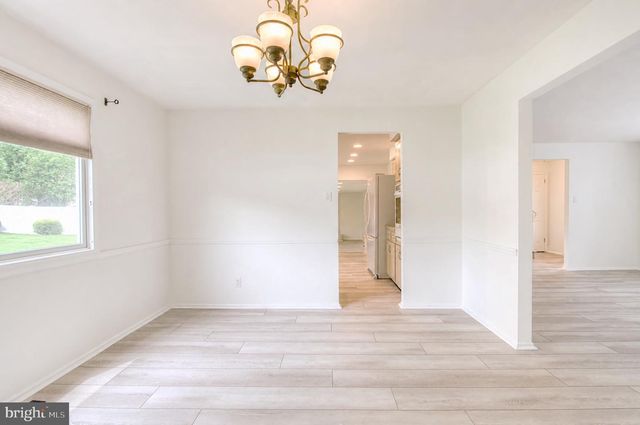 104 LAMP POST LN, Cherry Hill, NJ 08003