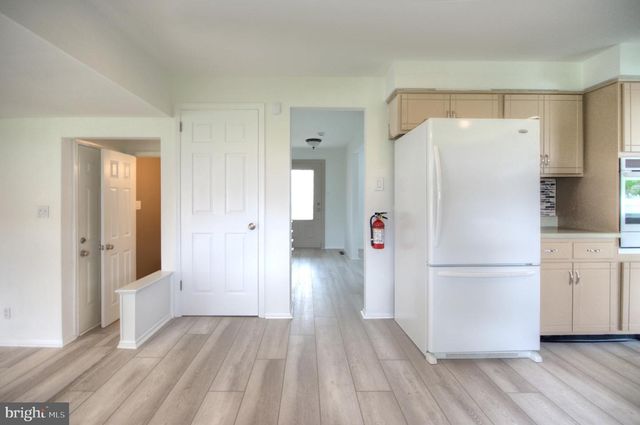 104 LAMP POST LN, Cherry Hill, NJ 08003