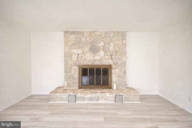104 LAMP POST LN, Cherry Hill, NJ 08003