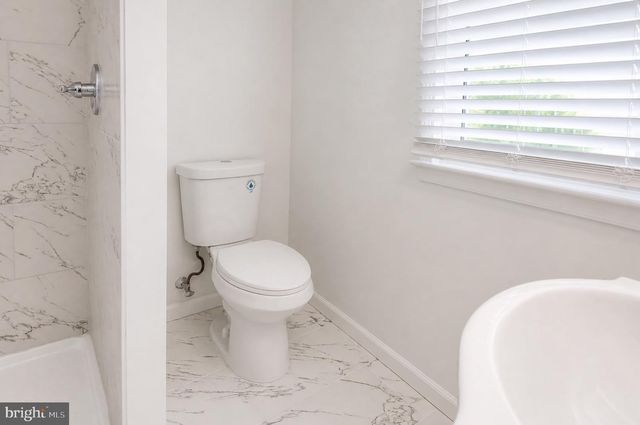 104 LAMP POST LN, Cherry Hill, NJ 08003