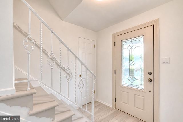 104 LAMP POST LN, Cherry Hill, NJ 08003