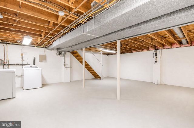 104 LAMP POST LN, Cherry Hill, NJ 08003