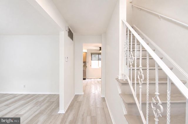 104 LAMP POST LN, Cherry Hill, NJ 08003