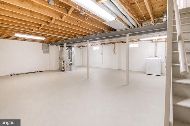 104 LAMP POST LN, Cherry Hill, NJ 08003
