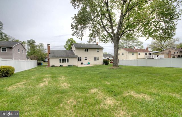 104 LAMP POST LN, Cherry Hill, NJ 08003