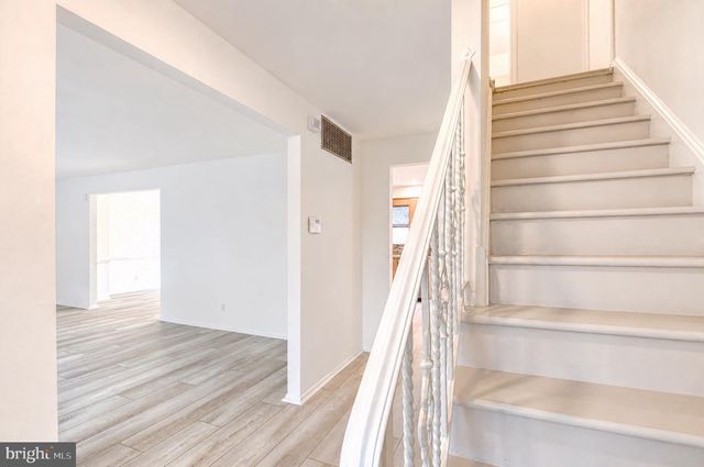 104 LAMP POST LN, Cherry Hill, NJ 08003