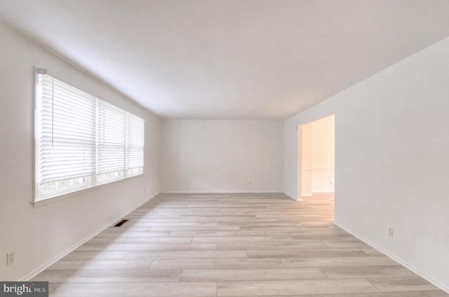 104 LAMP POST LN, Cherry Hill, NJ 08003
