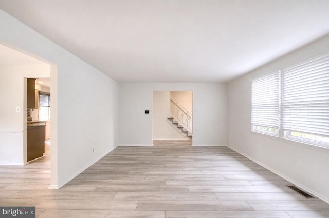 104 LAMP POST LN, Cherry Hill, NJ 08003