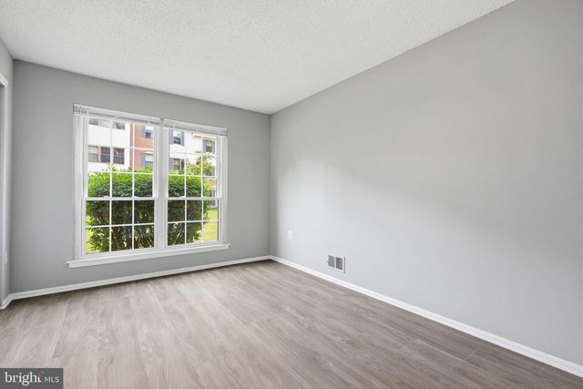 6 FEILER CT, Trenton, NJ 08648
