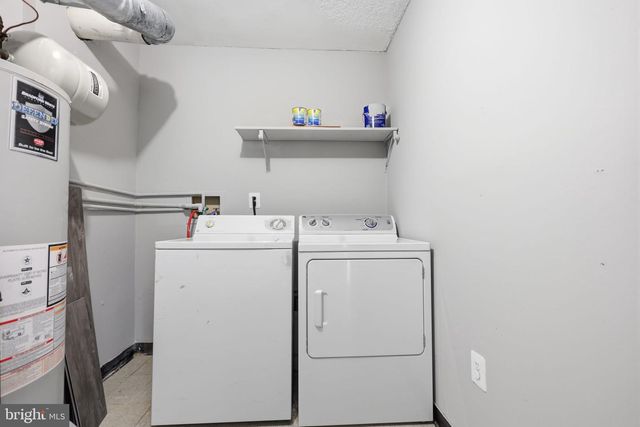 6 FEILER CT, Trenton, NJ 08648
