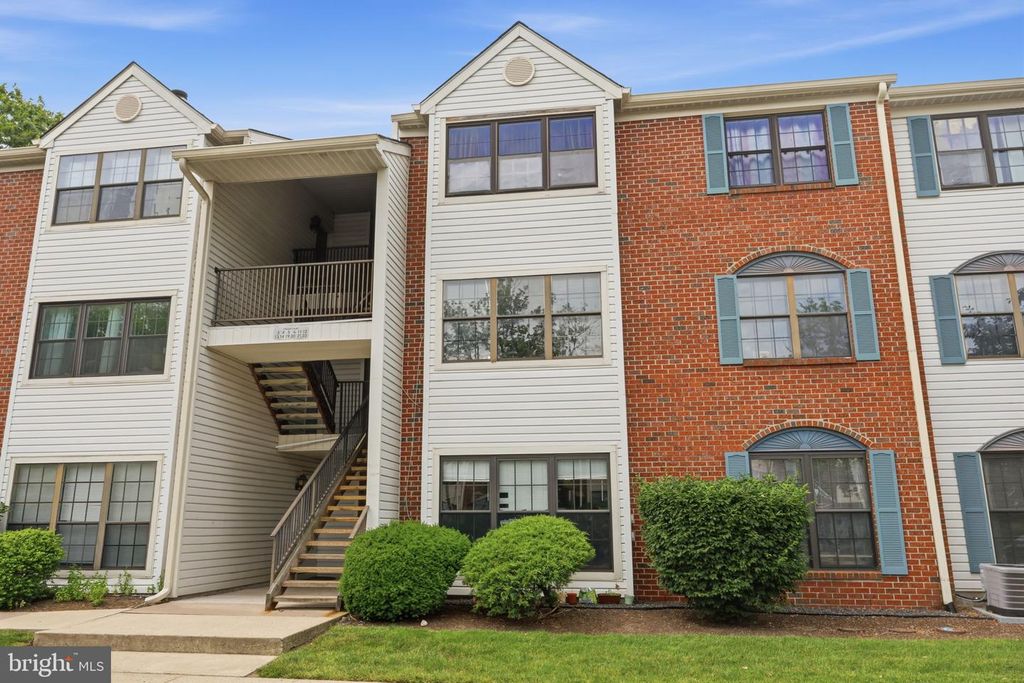 6 FEILER CT, Trenton, NJ 08648