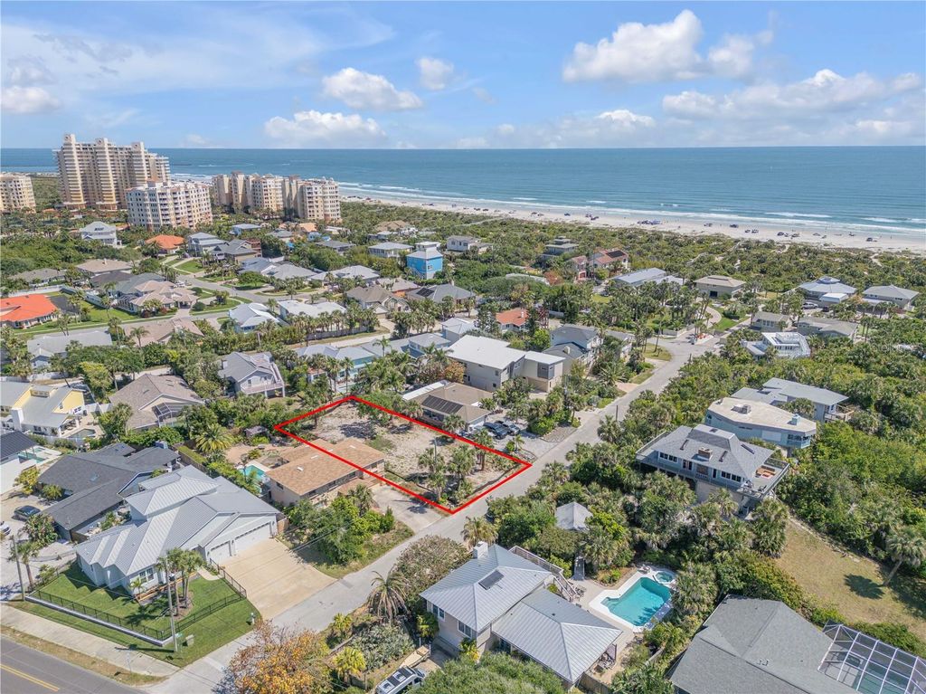 Image 11 of property listing at 204 DUNE CIRCLE, New Smyrna Beach, FL 32169