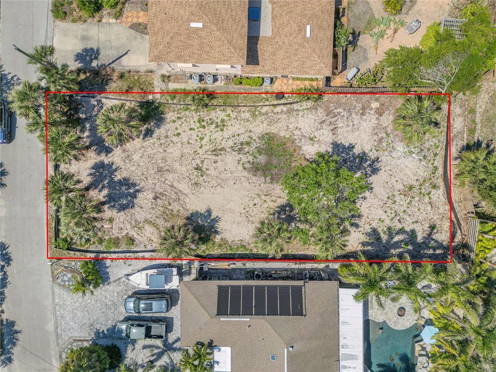 Image 8 of property listing at 204 DUNE CIRCLE, New Smyrna Beach, FL 32169