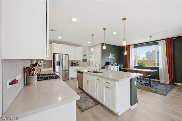 6922 Desert Finch Street, North Las Vegas, NV 89084