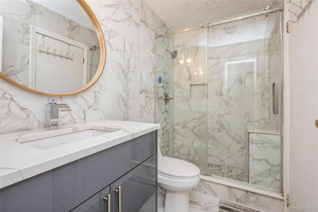 615 Broadway 68, Amityville, NY 11701