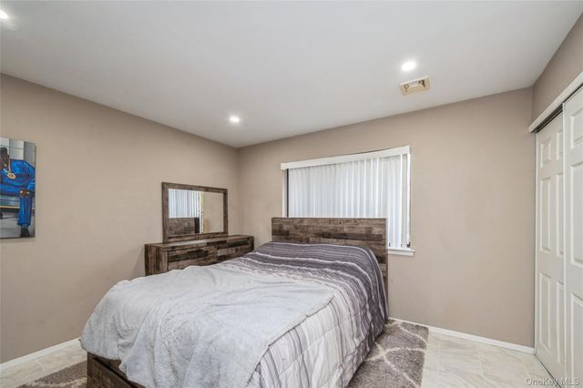 615 Broadway 68, Amityville, NY 11701