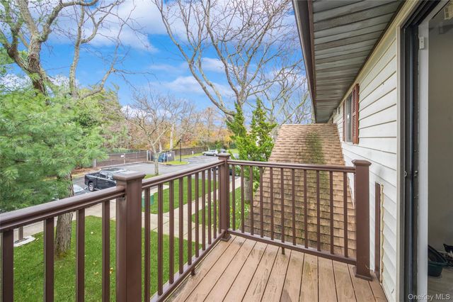 615 Broadway 68, Amityville, NY 11701