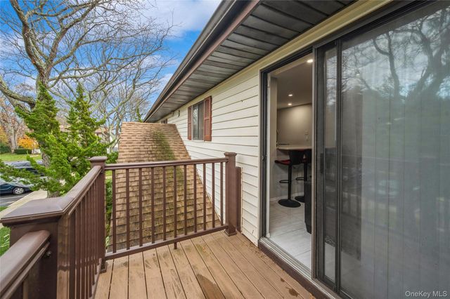 615 Broadway 68, Amityville, NY 11701