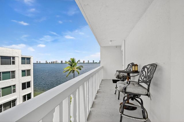 301 Lake Shore Drive 801, Lake Park, FL 33403