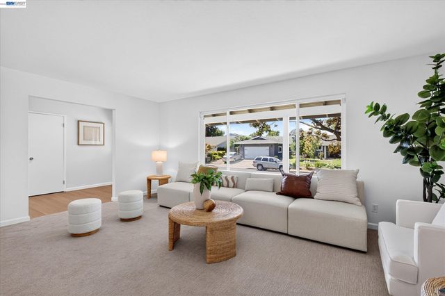 1740 Argonne Dr, Concord, CA 94518