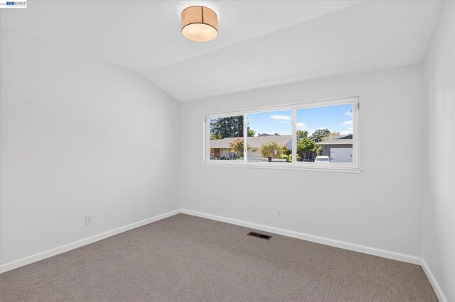 1740 Argonne Dr, Concord, CA 94518