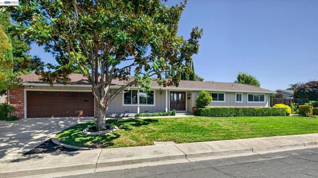 1740 Argonne Dr, Concord, CA 94518