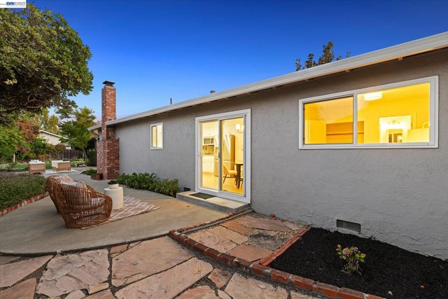 1740 Argonne Dr, Concord, CA 94518