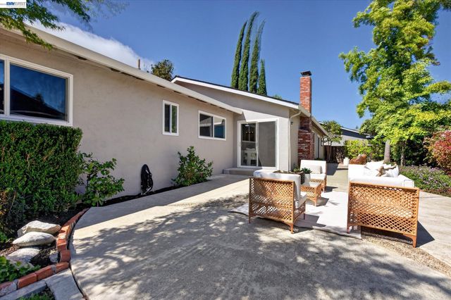 1740 Argonne Dr, Concord, CA 94518