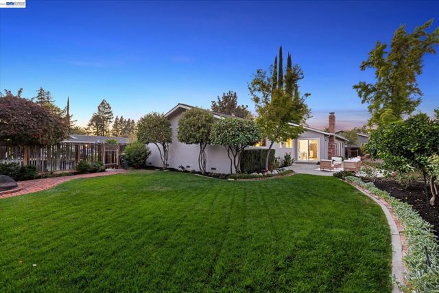 1740 Argonne Dr, Concord, CA 94518