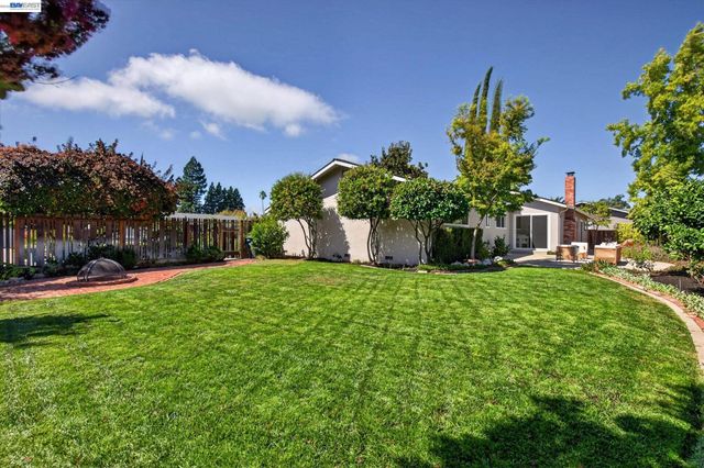 1740 Argonne Dr, Concord, CA 94518