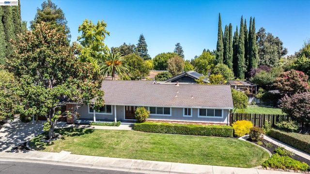 1740 Argonne Dr, Concord, CA 94518