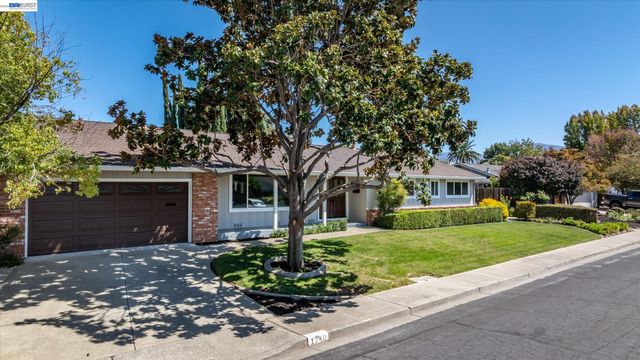 1740 Argonne Dr, Concord, CA 94518