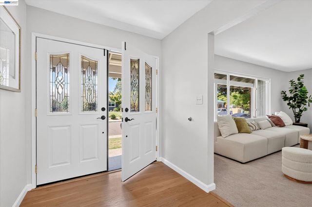 1740 Argonne Dr, Concord, CA 94518