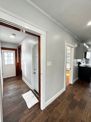 19 Roslyn St 2, Salem, MA 01970