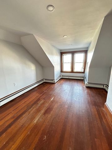 19 Roslyn St 2, Salem, MA 01970