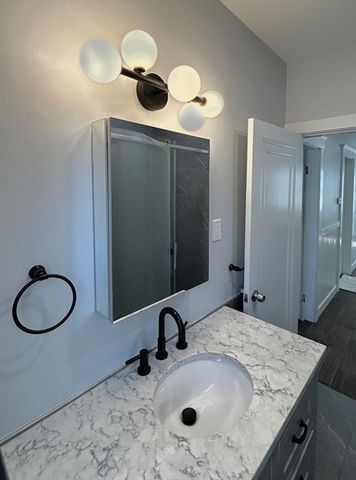 19 Roslyn St 2, Salem, MA 01970